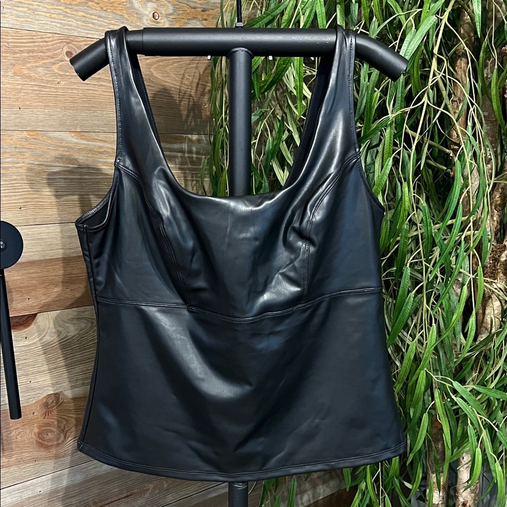 NWT Sofia Vergara black faux leather corset bustier tank with zip back. XL